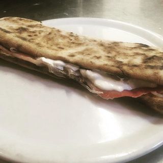 Panuozzo con prosciutto crudo