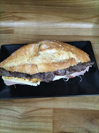 Bocadillo De Ternera Especial