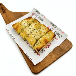Pan focaccia ajo y mozzarella