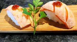 S1A.Sushi De Salmón Fumé (2 Pzs.)