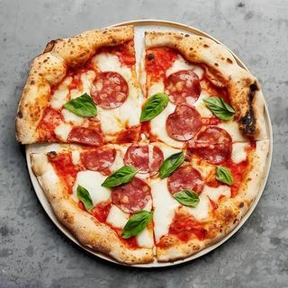 Pizza De Salami