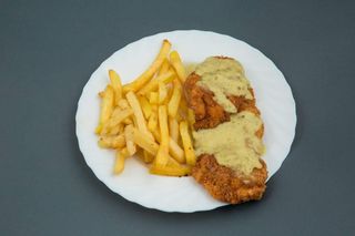 Pohovana piletina sa pesto sosom 200g