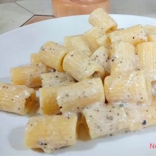 Mezze maniche cacio e pepe