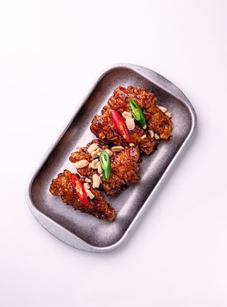 Крылышки в кисло-сладком соусе 4 шт 