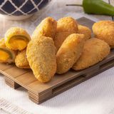 Jalapeños Rellenos de Cheddar