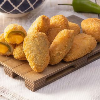 Jalapeños Rellenos de Cheddar