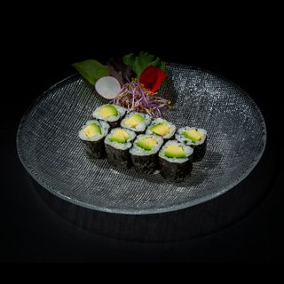 36. Maki De Aguacate (8 Uds.)