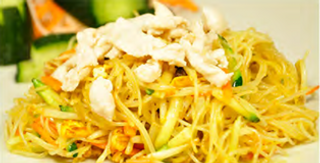 Spaghetti di riso e pollo