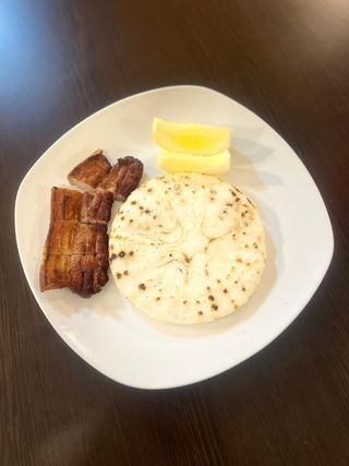Arepa Con Chicharrón