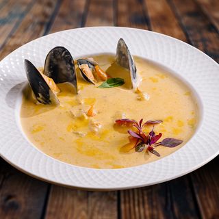 Supa picanta cremoasa cu fructe de mare