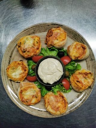 Pizza di fiorini pršut