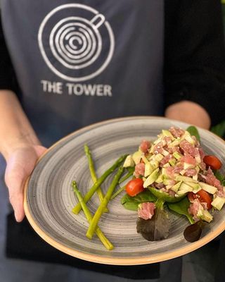 Салат "Нежный тар-тар" со свежим тунцом и авокадо 