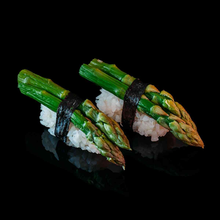 Nigiri cu sparanghel