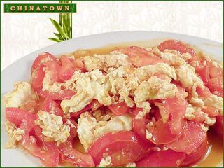 Пържени яйца с домати