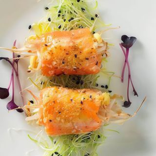 10. Involtini salmone e frutta - 4 pezzi