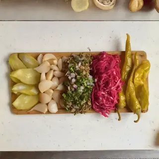 მწნილის (მჯავის) ასორტი / Pickled Vegetables