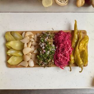 მწნილის (მჯავის) ასორტი / Pickled Vegetables