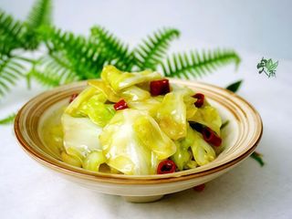 Crauti cinese saltati 手撕包菜