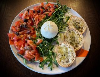 Burrata Tomate Natural y Rúcula (Single)