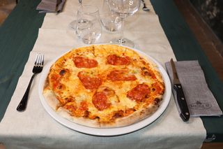 PIZZA SALAME PICCANTE