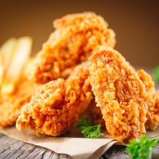 Menu family pack +12 Uds pollo+3 patatas+2litros de bebida 