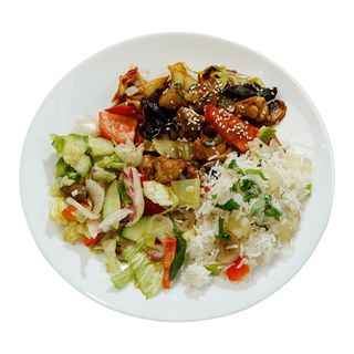 Porc Chinezesc, Orez cu Legume și Salată