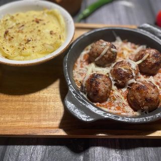 ხორცის ბურთები თაშმიჯაბით