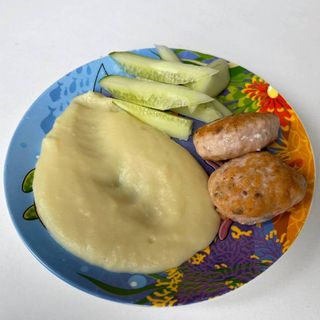 Котлети з лосося та судака з картопляним пюре (100/75/60г)