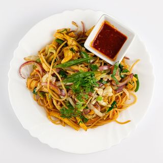 Chowmein (wok) piletina