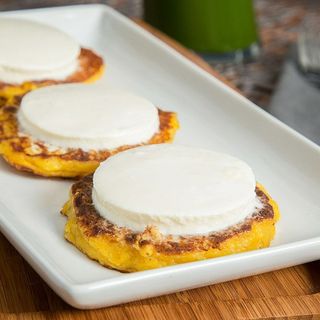 Mini cachapas con queso de mano (5 unidades)