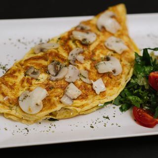 Omlet sa šampinjonima (DO 12h)