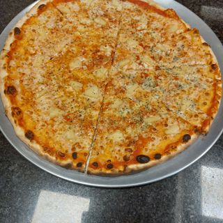 Pizza Quatro Formaggi (Mediana)