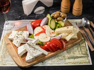 Platou cu brânzeturi