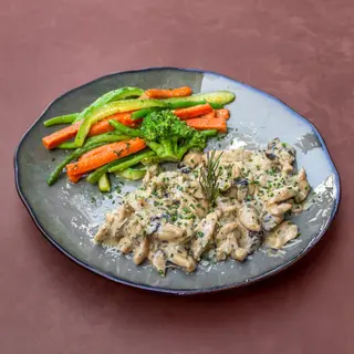 Émincé De Volaille À La Sauce Champignon + Boisson