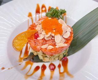 Spicy salmone tartar