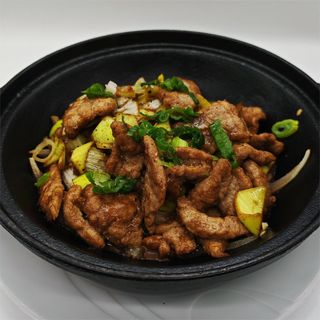 95. Manzo con pepe nero alla piastra 铁板黑椒牛肉