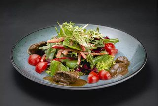 Теплий салат з курячою печінкою (200г)