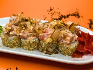 РОЛ З ФІЛАДЕЛЬФІЄЮ ТА ТАРТАРОМ З ТУНЦЯ (290 г)