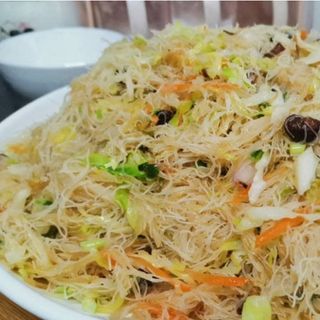 30.Fideos De Arroz Fritos Tres Delicias