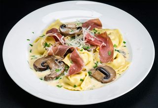 Tortellini prosciutto funghi