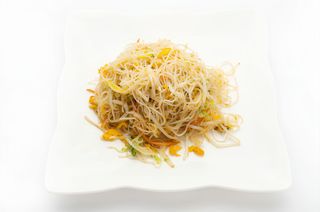 52. Spaghetti di riso con verdure