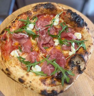 Pizza prosciuto crudo