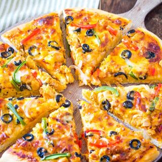 Tandoori chicken pizza