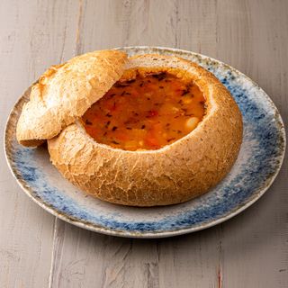 Ciorba de fasole in paine (de post)