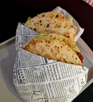 Bečki pileći u lepinji