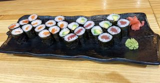 On Makinoris 9 (24 Pzs.)