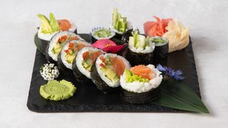 Futomaki Łosoś 6 szt.