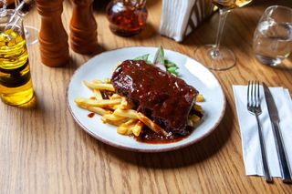 Scăriță de porc în sos barbeque