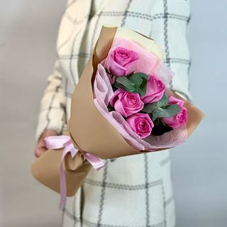Buchet din 5 trandafiri roz