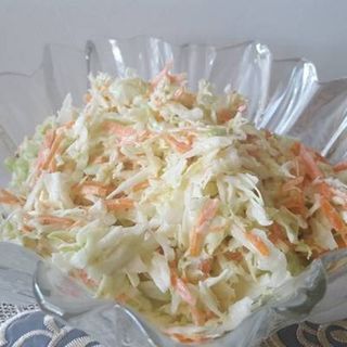 Ensalada de col (ración 370 Cc.)
